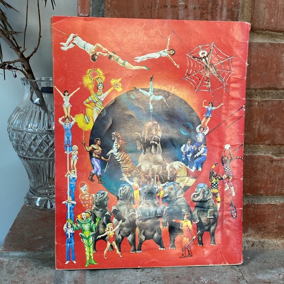 Ringling Bros and Barnum & Bailey circus magazine - Picture 3 of 6